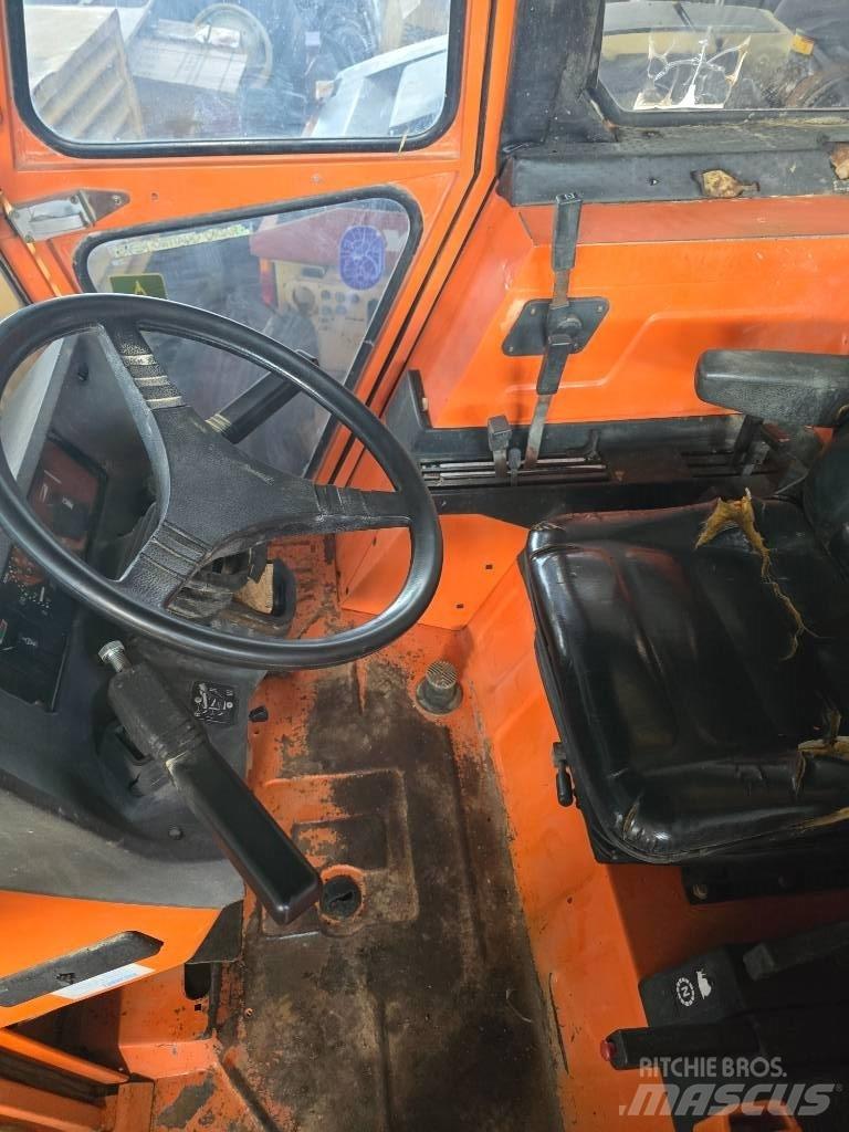 Fiat-Hitachi 1880 DT Tractores