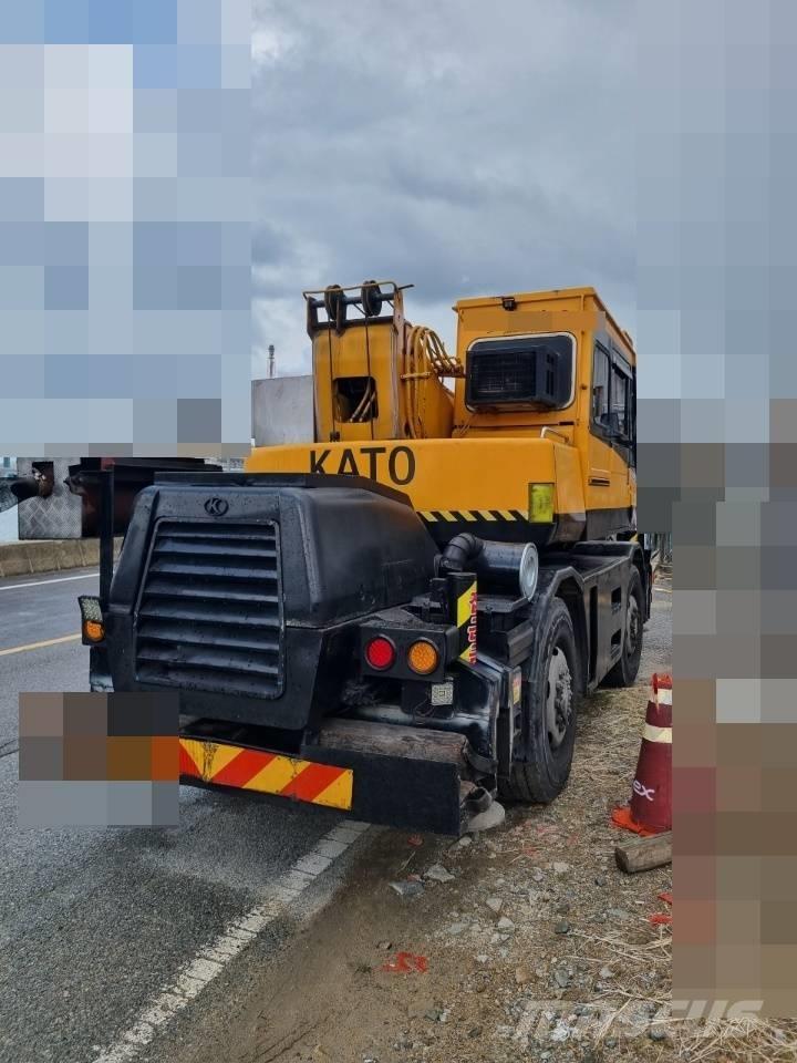 Kato MR 100 Grúas autopropulsadas