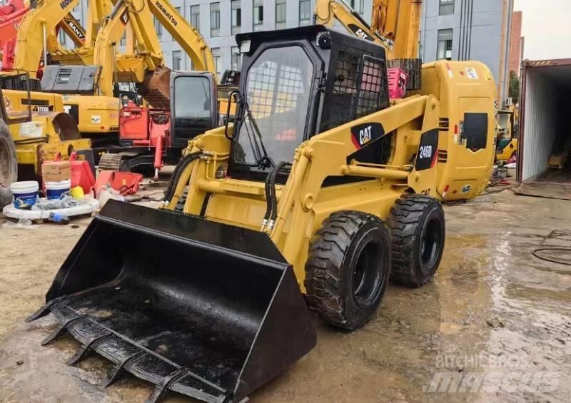 CAT 246 D Minicargadoras
