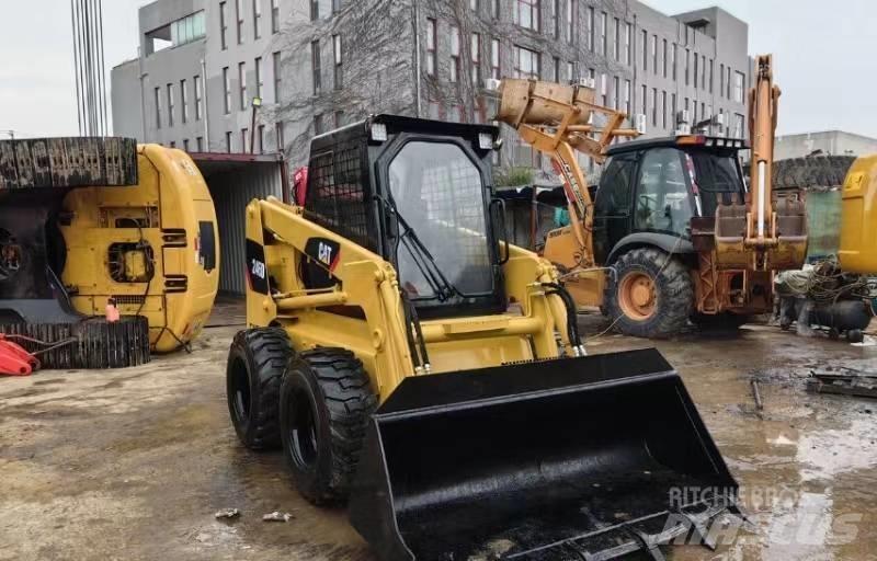 CAT 246 D Minicargadoras