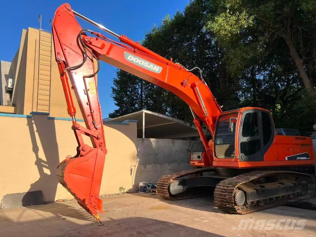 Doosan DX 225 LC Excavadoras de cadenas