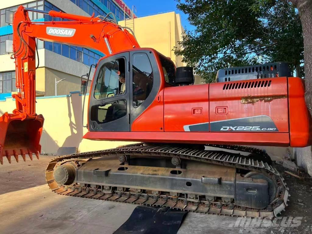 Doosan DX 225 LC Excavadoras de cadenas