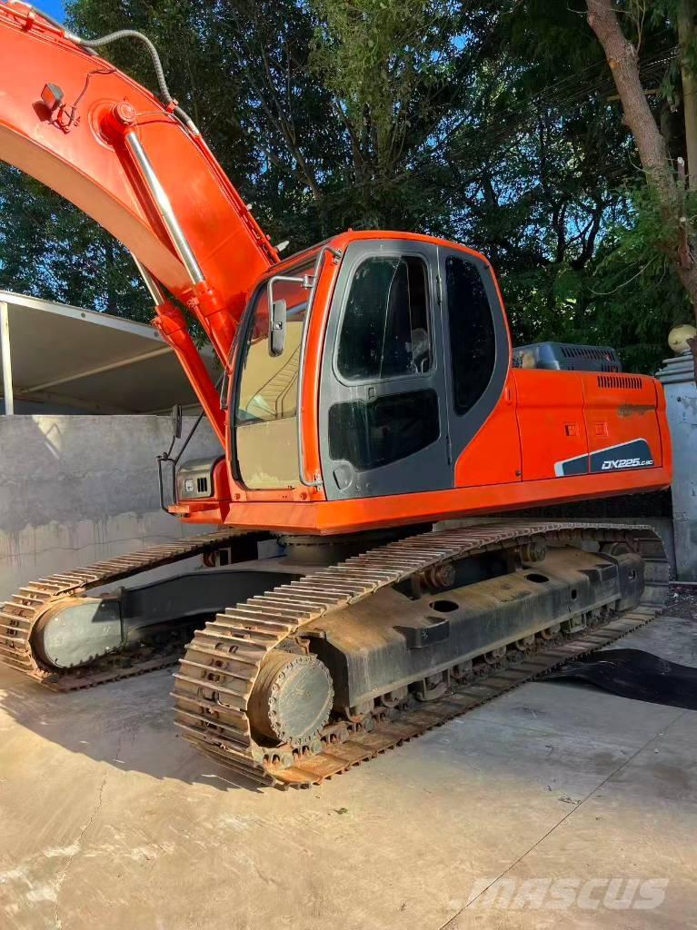 Doosan DX 225 LC Excavadoras de cadenas