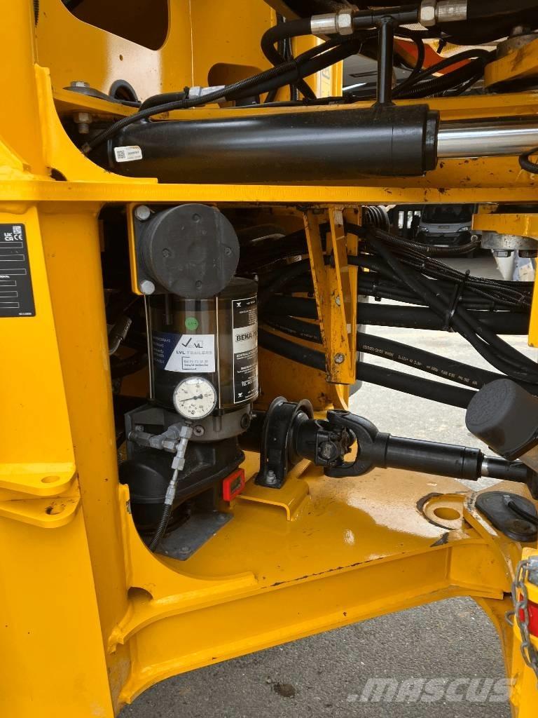JCB 435S Tractores