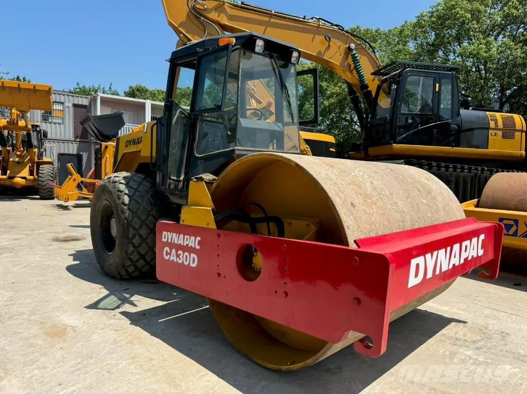 Dynapac CA 30 D Rodillos de un solo tambor