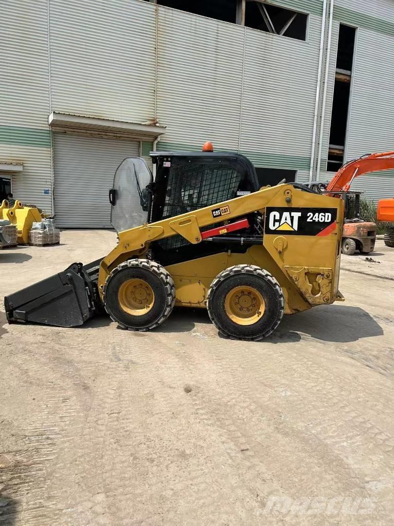 CAT 246 D Minicargadoras