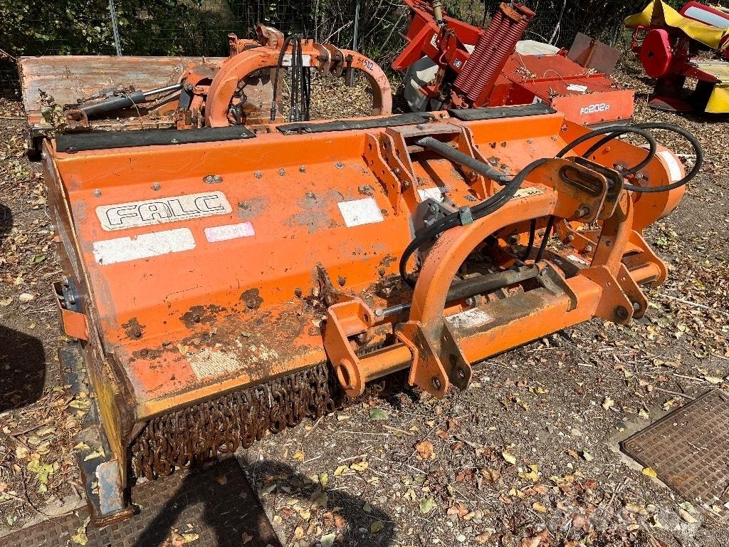 Falc AGILA 2300 Segadoras y cortadoras de hojas para pastos