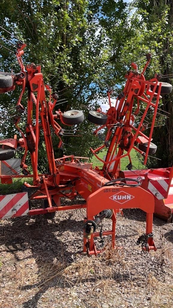 Kuhn GF 8501 T Rastrillos y henificadores