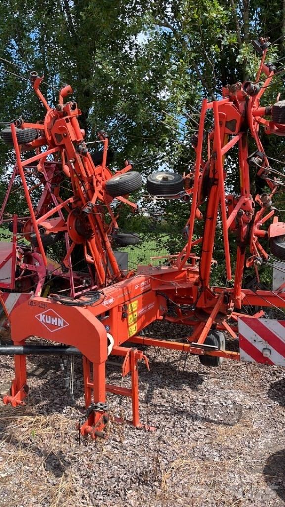Kuhn GF 8501 T Rastrillos y henificadores