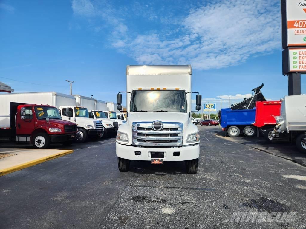 Hino 268 A Camiones caja cerrada