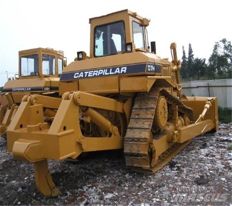 CAT D7H Buldozer sobre oruga