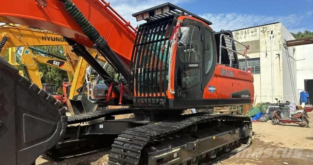 Doosan DX340 Excavadoras de cadenas
