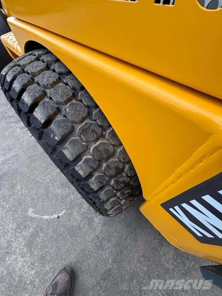 Knikmops KM 130 Cargadoras sobre ruedas