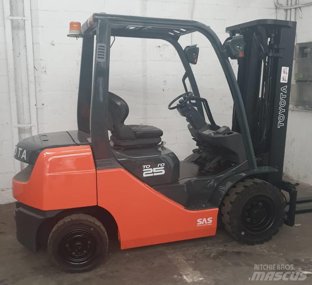Toyota 52-8 FD 25 Carretillas diesel