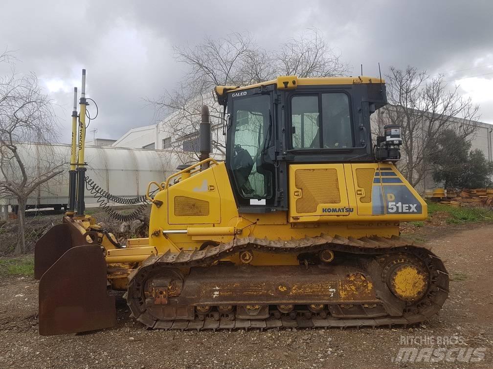 Komatsu D 51 EX-22 Buldozer sobre oruga