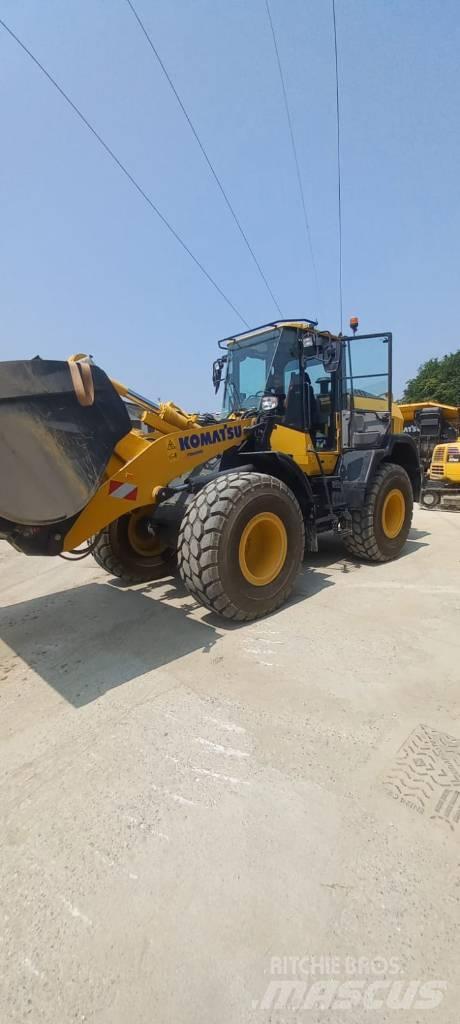 Komatsu WA270-8 Cargadoras sobre ruedas