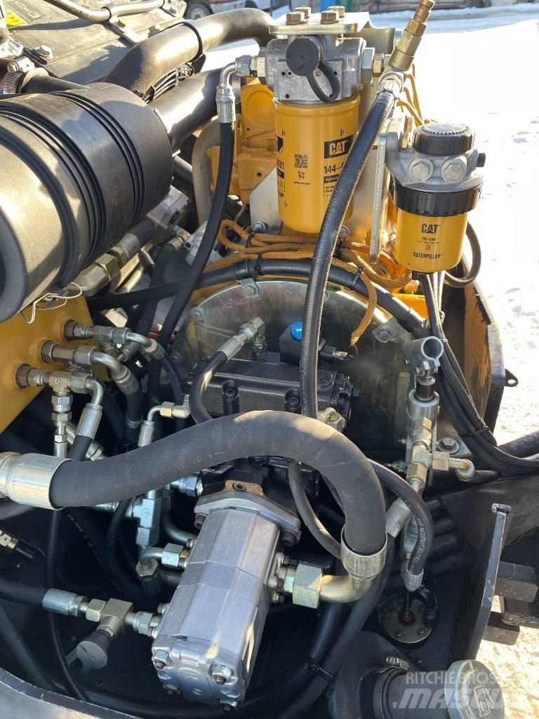CAT CB 335 E Rodillos de doble tambor