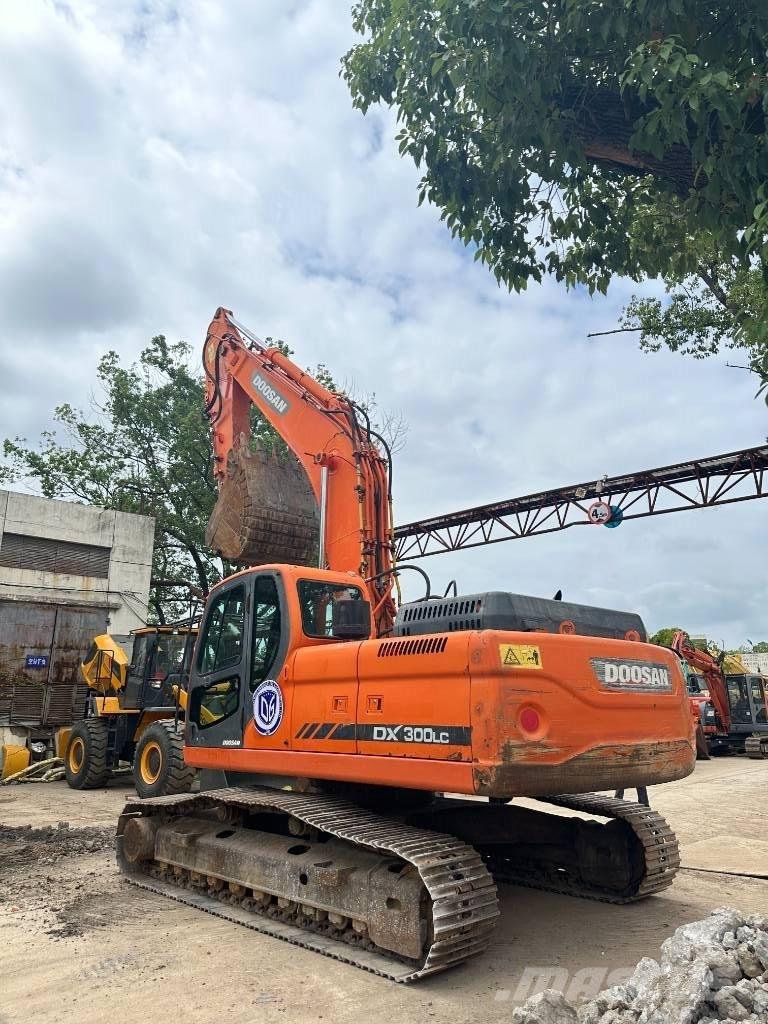 Doosan DX300 Excavadoras de cadenas