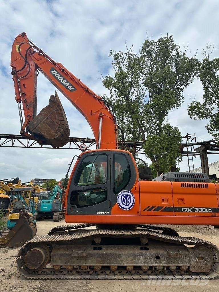 Doosan DX300 Excavadoras de cadenas