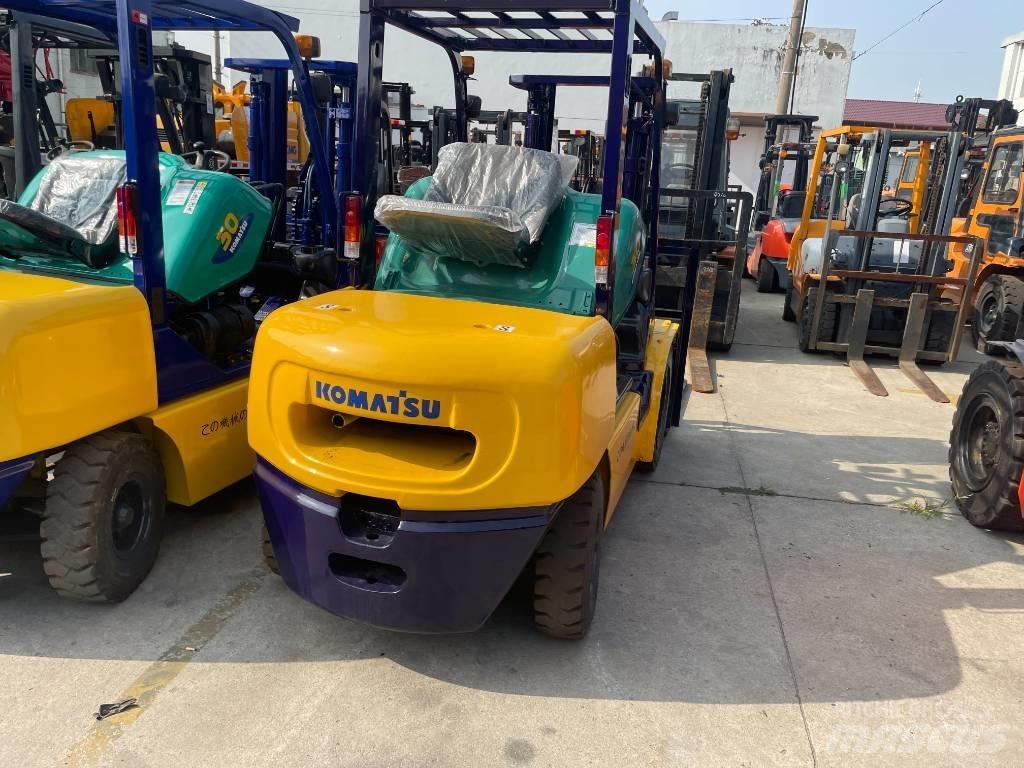 Komatsu 3 T Carretillas telescópicas