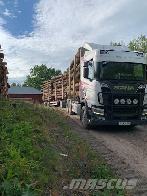 Scania R580B6X4NB Transporte de madera