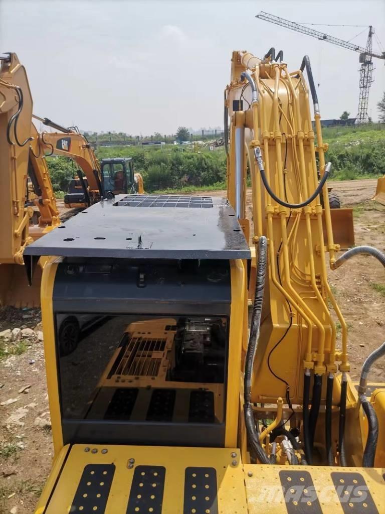 Komatsu PC 220-8 Excavadoras de cadenas