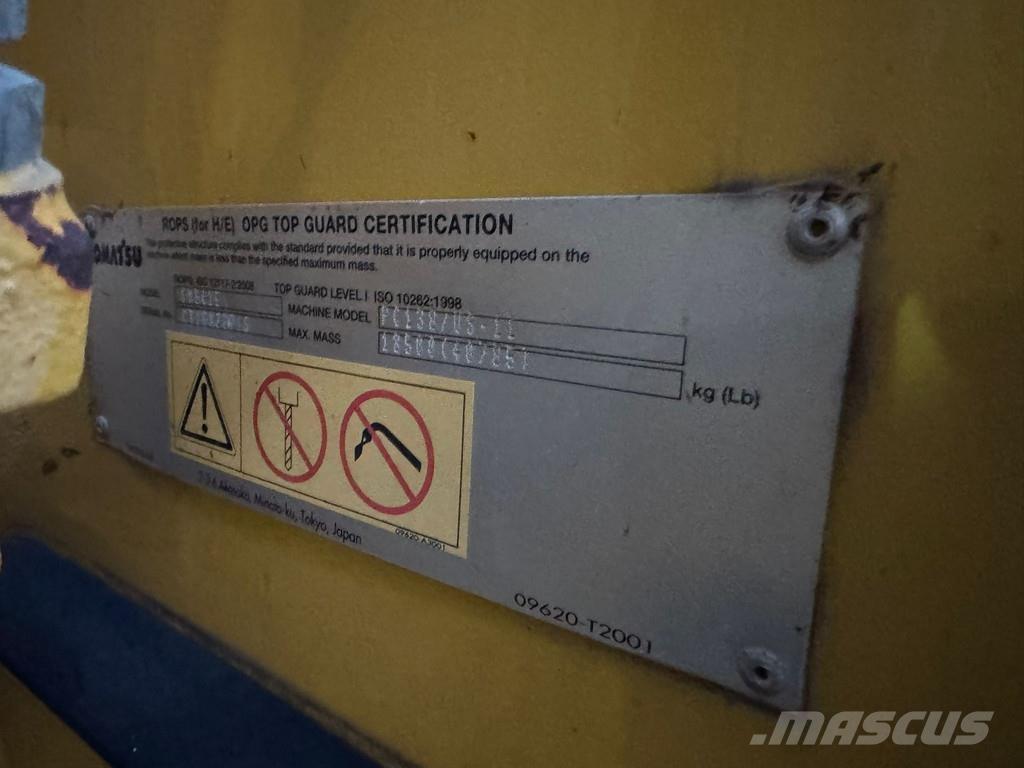 Komatsu PC138-11 Excavadoras de cadenas