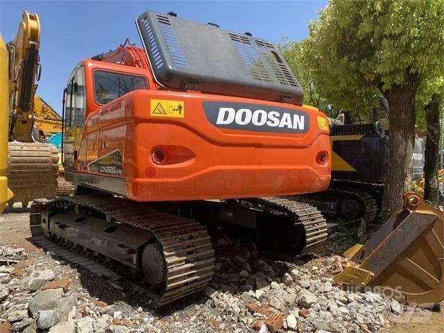 Doosan DX 225 LC Excavadoras de cadenas