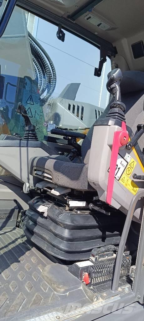 Volvo ECR235EL Excavadoras de cadenas