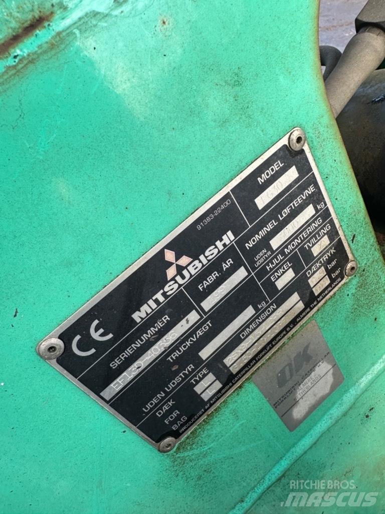 Mitsubishi FG 30 Carretillas LPG
