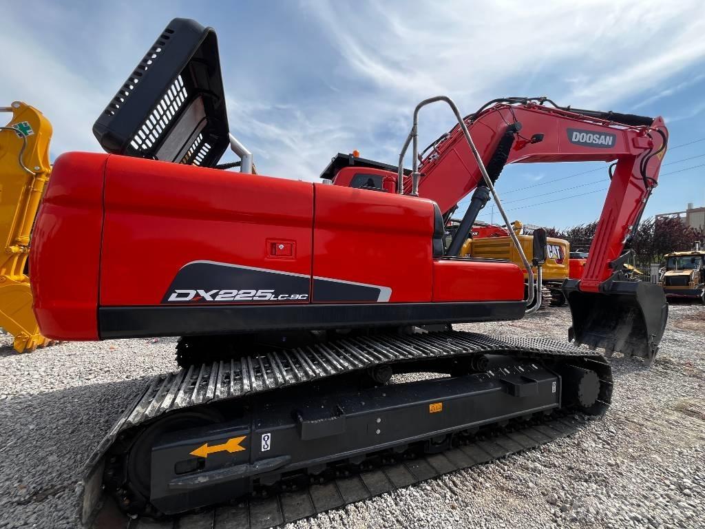 Doosan DX 225 Excavadoras de cadenas