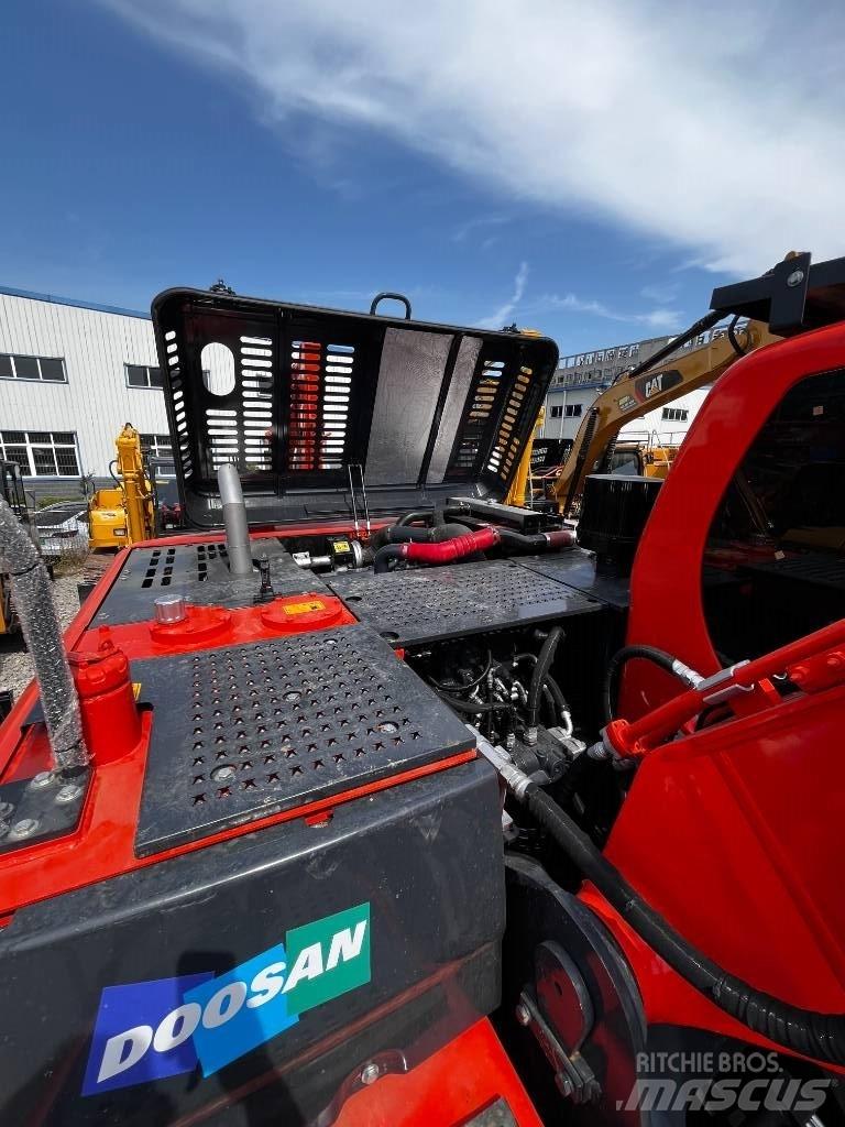Doosan DX 225 Excavadoras de cadenas