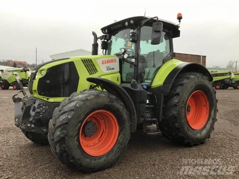 CLAAS AXION 810 Tractores