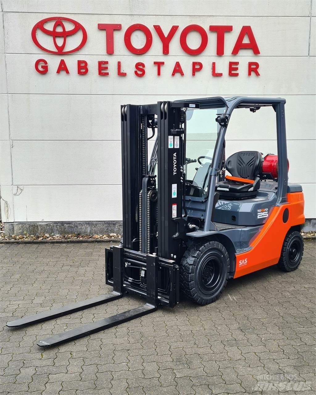 Toyota 02-8FGF25 Carretillas LPG