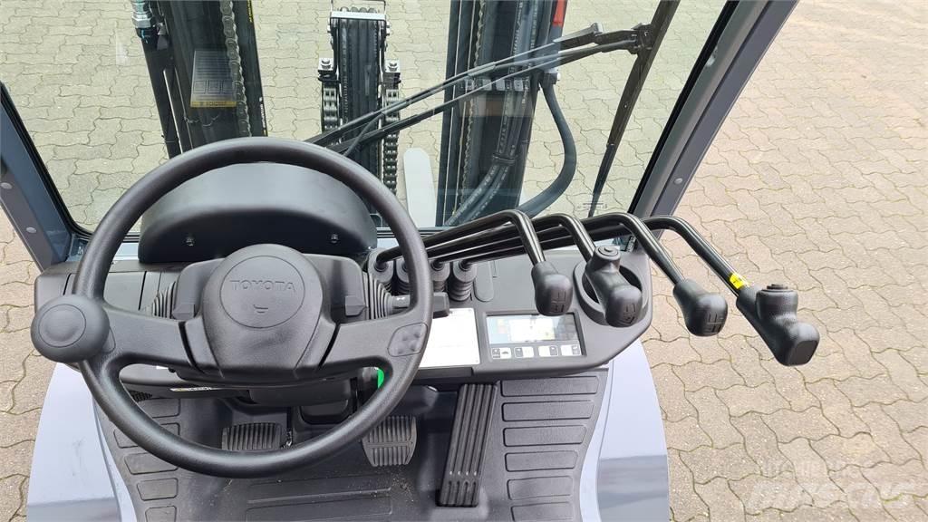 Toyota 02-8FGF25 Carretillas LPG