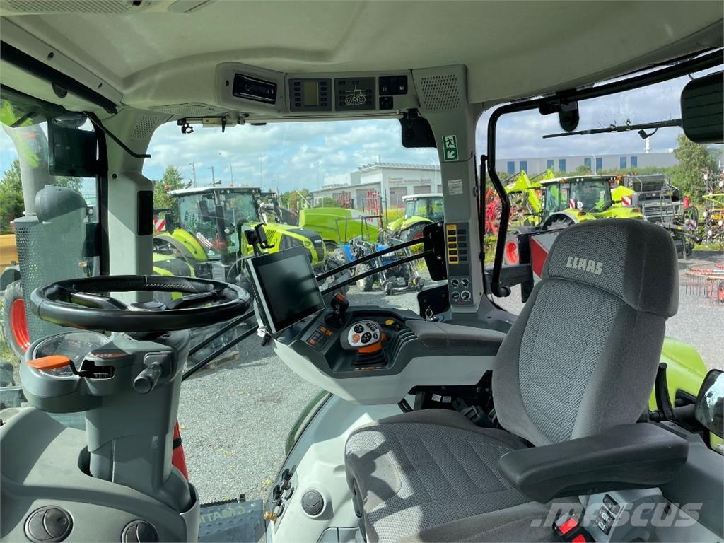 CLAAS Axion 810 CM Tractores