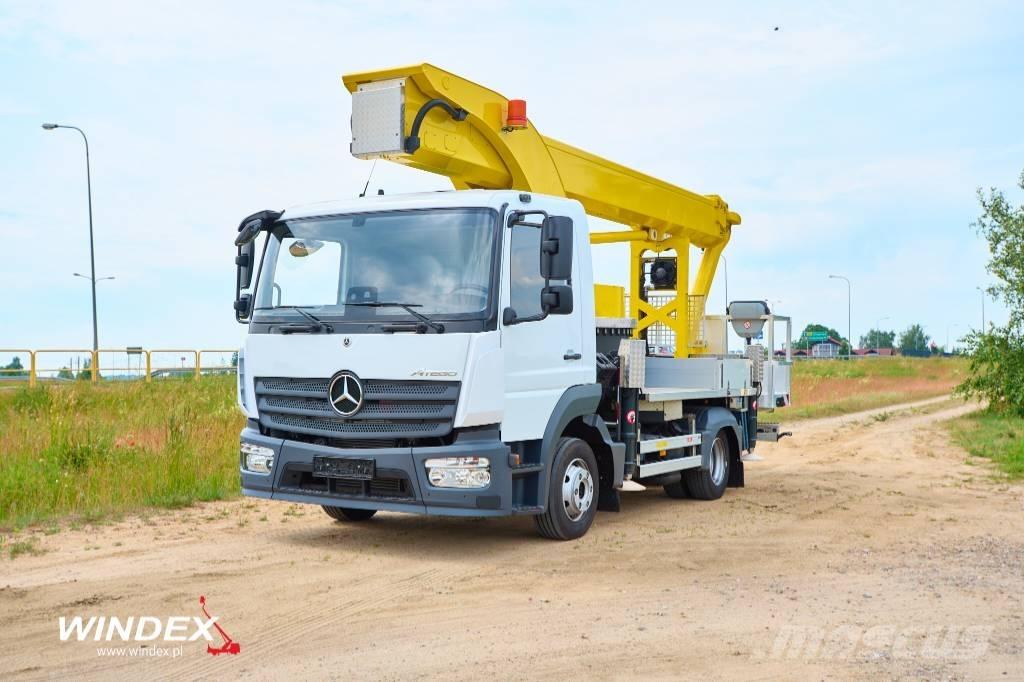 Palfinger P 300 KS Plataformas sobre camión