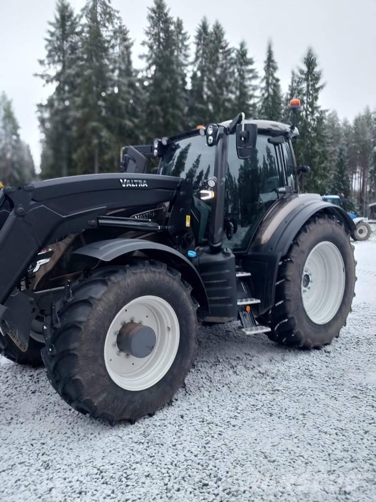 Valtra T 235 Tractores