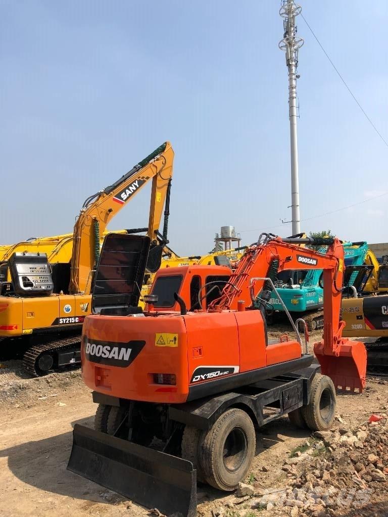 Doosan DX150W Excavadoras de ruedas