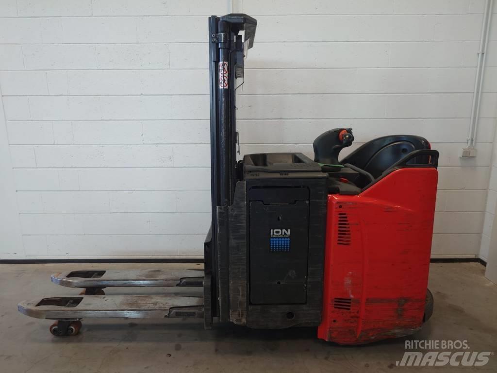Linde D 12 Apiladores eléctricos autopropulsados
