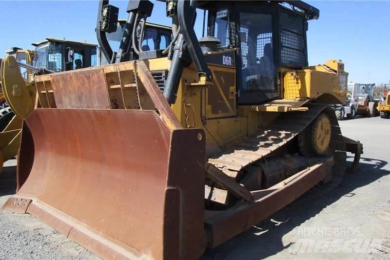 CAT D6R2 Buldozer sobre oruga