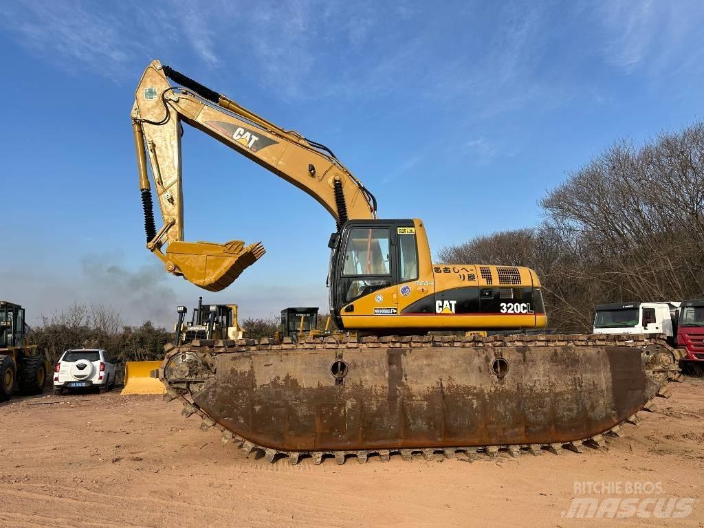 CAT 320 C L Excavadoras anfibio