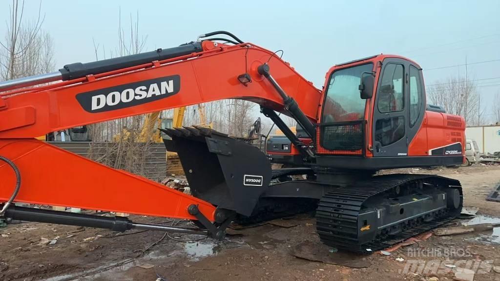 Doosan DX 225 LC Excavadoras de cadenas