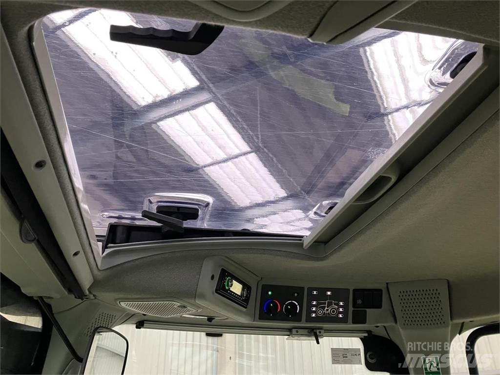 CLAAS Arion 550 Tractores