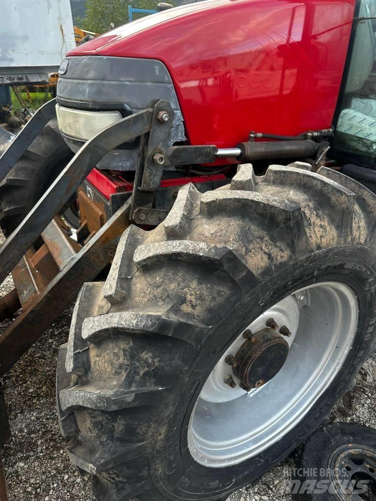 McCormick MC 100 Y Tractores