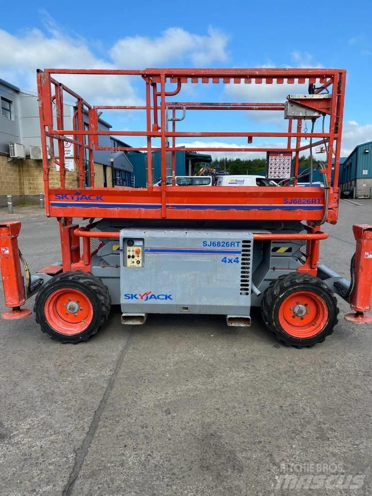SkyJack SJ 6826 RT Plataformas tijera