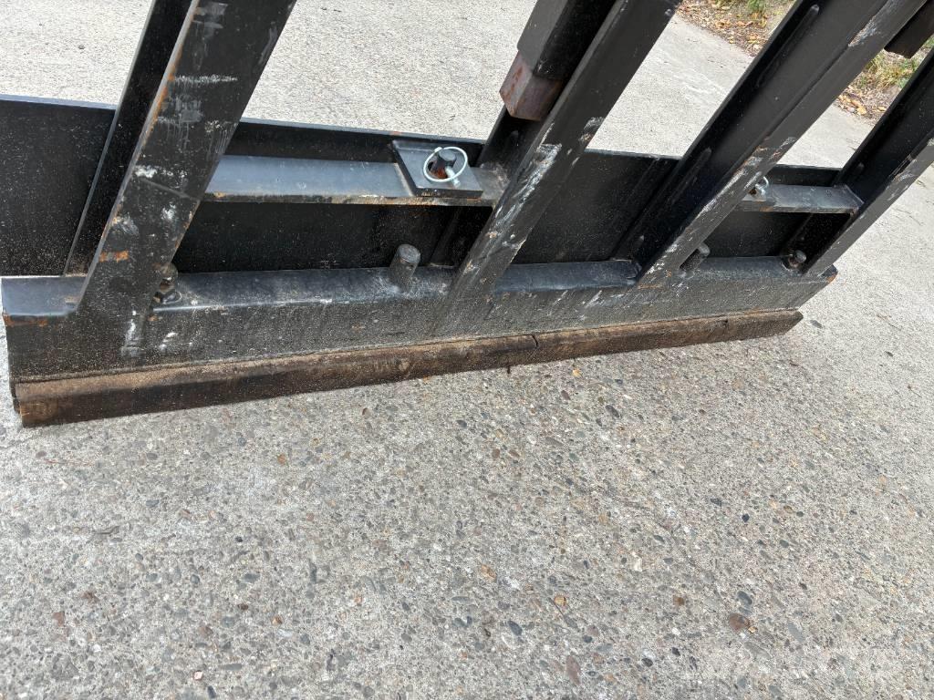 JKB SGK, 1300, S50 Otros componentes