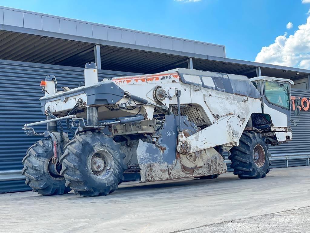 Wirtgen WR 240I Equipos para la estabilización de suelos y reciclaje de asfalto
