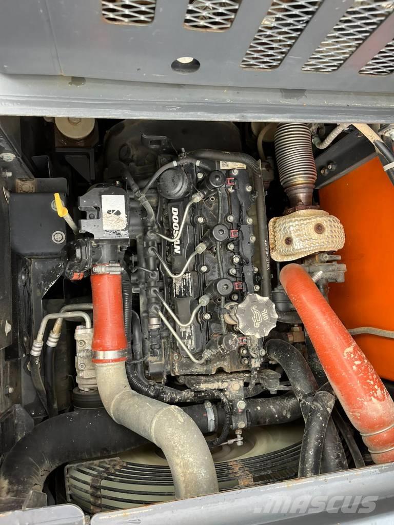 Doosan DX 140 LCR Excavadoras de cadenas