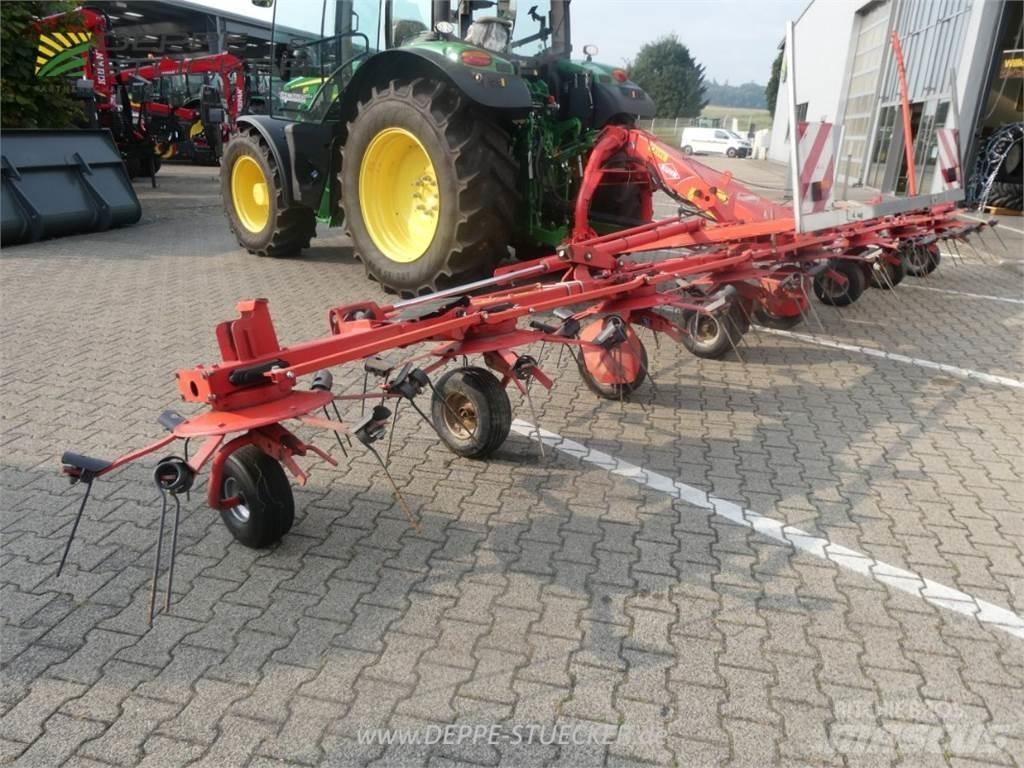 Kuhn GF 8702 Rastrillos y henificadores
